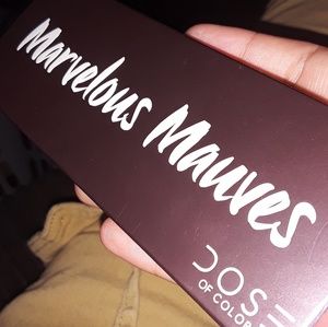 DOSE OF COLORS-Marvelous Mauves eyeshadow pallete